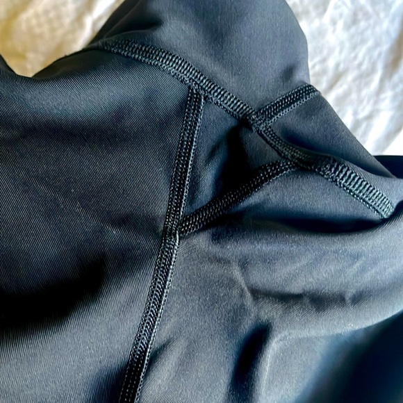 Lululemon Fresh In Mesh Tight (25") - EUC - Picture 8 of 8